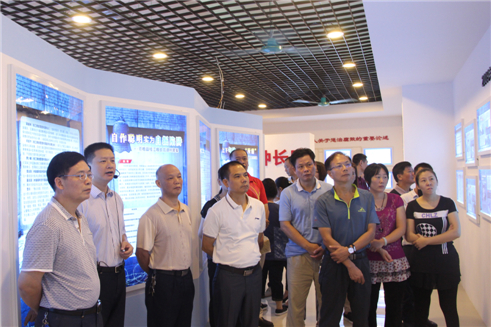 梧州市總工會組織干部職工到梧州監(jiān)獄開展警示教育活動。.jpg