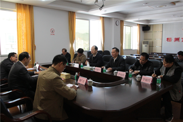 市委常委、組織部部長(zhǎng)張惠強(qiáng)到市總工會(huì)調(diào)研