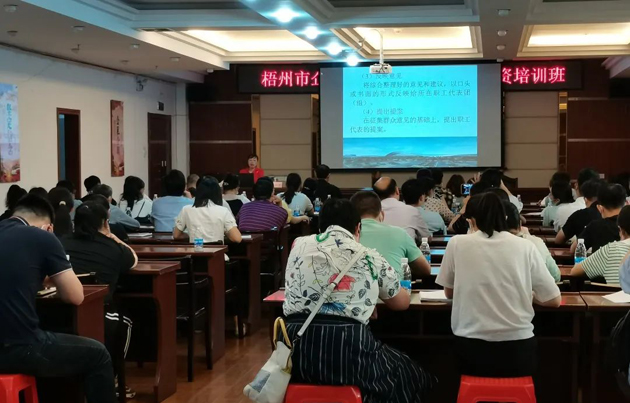 模擬課堂的“沉浸式”學(xué)習(xí)，讓學(xué)員大呼過癮