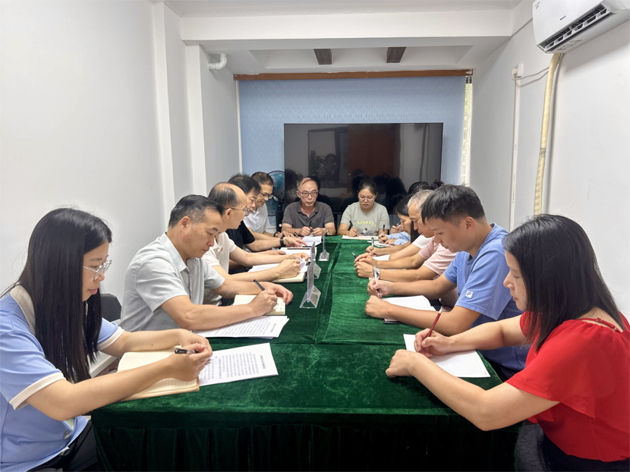 市總工會(huì)調(diào)研組到萬(wàn)秀區(qū)、長(zhǎng)洲總工會(huì)指導(dǎo)交流工會(huì)工作