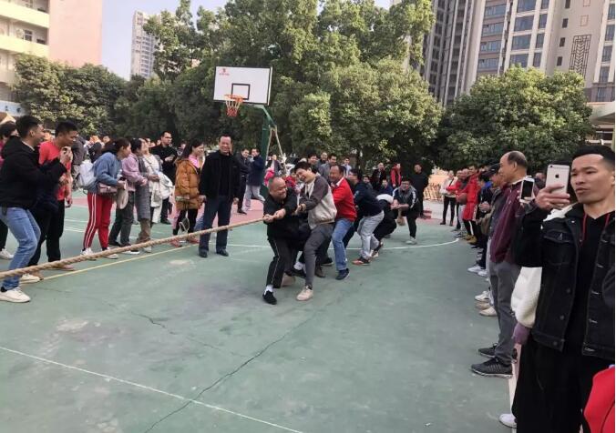 龍圩區(qū)總工會(huì)開(kāi)展“慶元旦、迎春節(jié)”職工趣味體育活動(dòng)