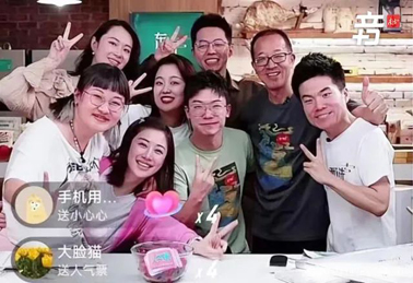 打工新鮮事丨一邊“上課”，一邊“賣(mài)大米”，被他的直播語(yǔ)錄圈粉了~